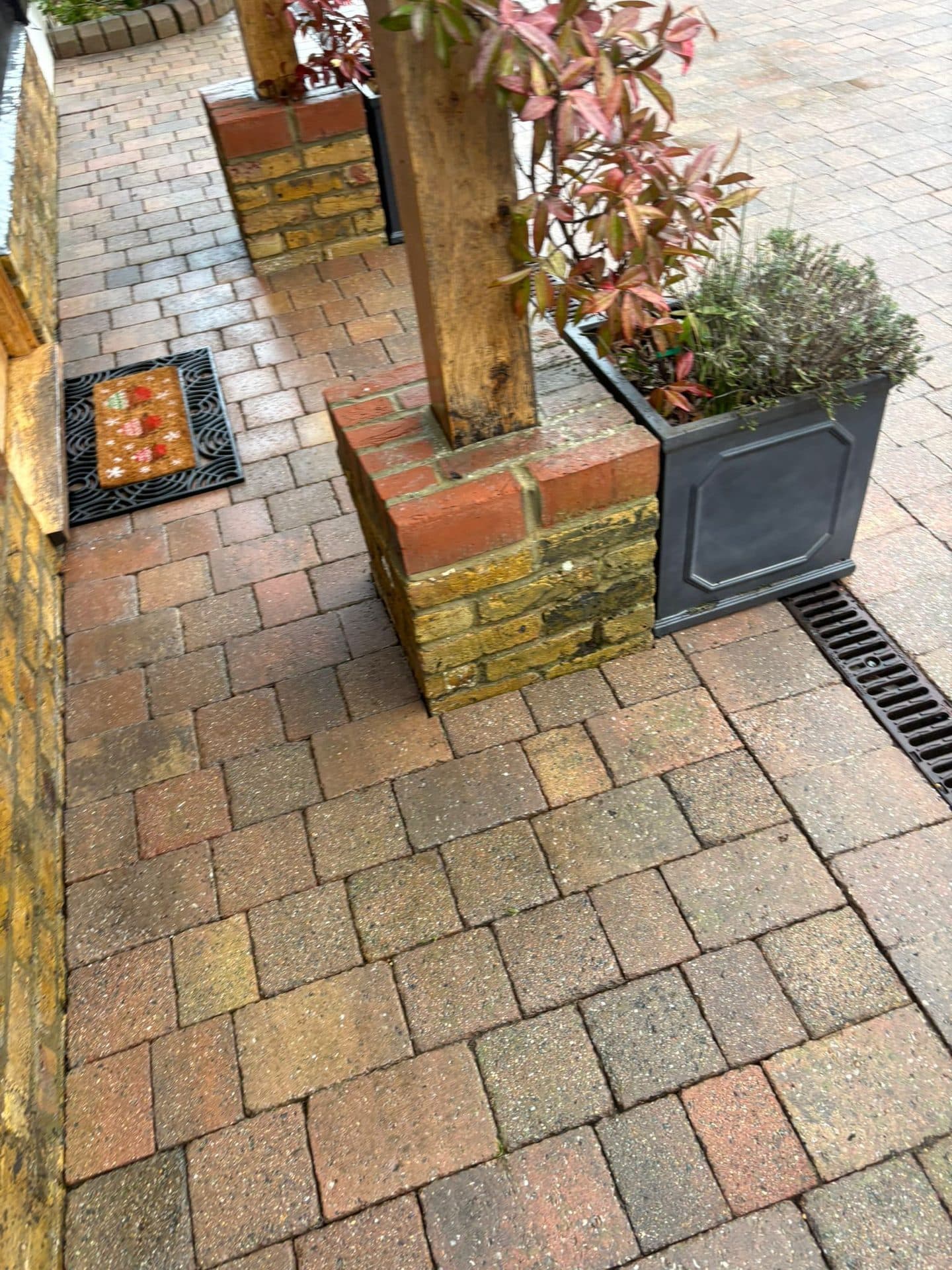 Professionally cleaned patio in Essex